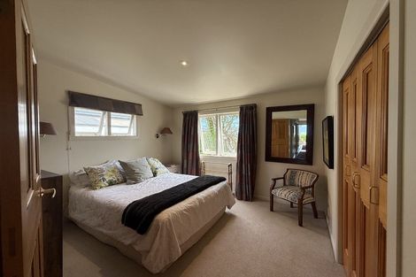 Photo of property in 24 Harbour View Road, Northland, Wellington, 6012