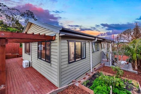 Photo of property in 23f Kamara Road, Glen Eden, Auckland, 0602