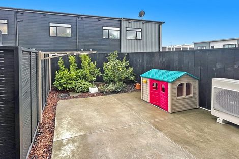Photo of property in 4 Tuamaka Lane, Hobsonville, Auckland, 0616