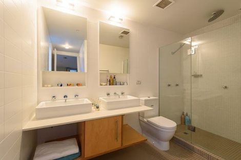 Photo of property in 2a/22 Telford Terrace, Oriental Bay, Wellington, 6011