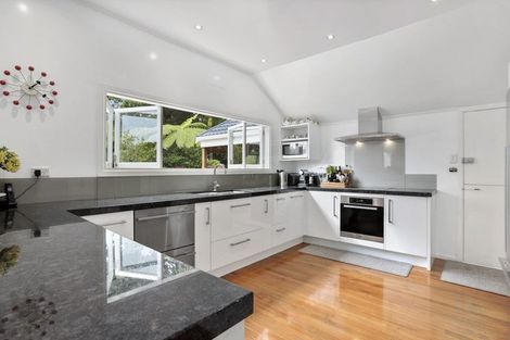 Photo of property in 16 Selwyn Avenue, Glen Eden, Auckland, 0602