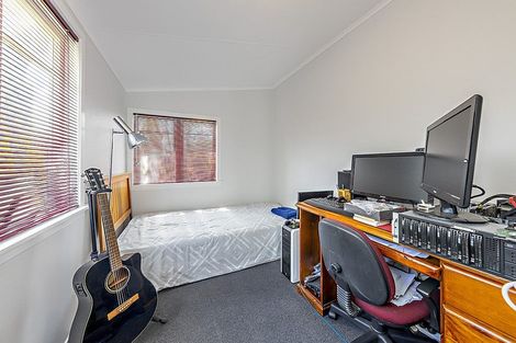 Photo of property in 30a Holland Street, Pukekohe, 2120