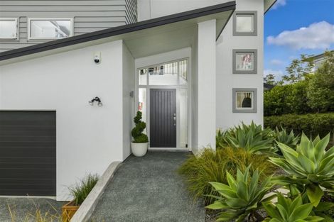 Photo of property in 84 Kittiwake Drive, Schnapper Rock, Auckland, 0632