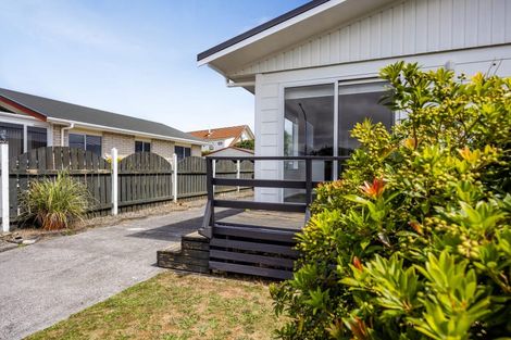 Photo of property in 6 Manuka Place, Hawera, 4610