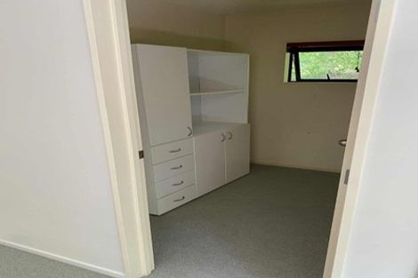 Photo of property in 13 Springwater Vale, Unsworth Heights, Auckland, 0632