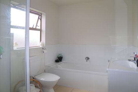 Photo of property in 42 Keri Vista Rise, Papakura, 2110