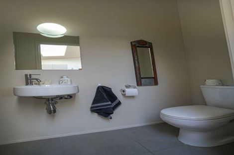 Photo of property in 9b Onslow Road, Khandallah, Wellington, 6035