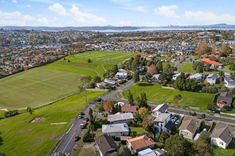 Photo of property in 26 Beauchamp Drive, Massey, Auckland, 0614