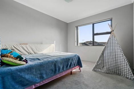 Photo of property in 13 Kokako Rise, Papakura, 2110