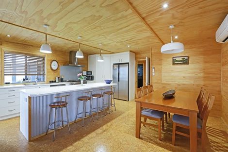 Photo of property in 4 John Ross Place, Kairakau, Havelock North, 4295