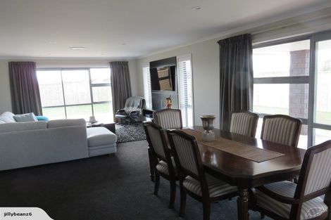 Photo of property in 5 Hydrangea Lane, Milson, Palmerston North, 4414