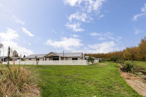 Photo of property in 2 Willowbrook Place, Clive, 4102