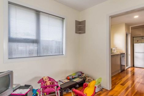 Photo of property in 16a Karamu Street, Te Atatu Peninsula, Auckland, 0610