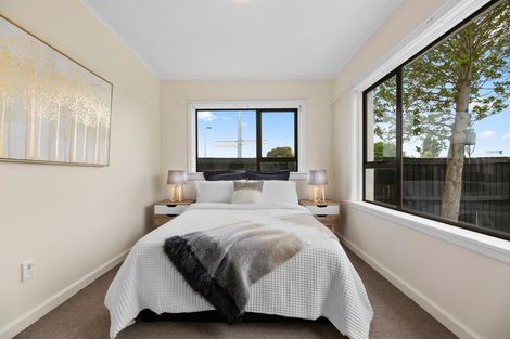 Photo of property in 40 Grimseys Road, Redwood, Christchurch, 8051
