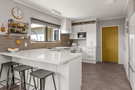 Photo of property in 21 Townshend Crescent, Greenmeadows, Napier, 4112