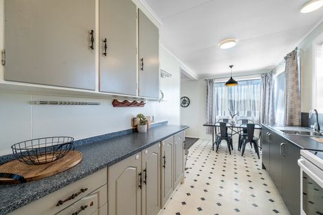 Photo of property in 28 Argyle Street, Kew, Invercargill, 9812