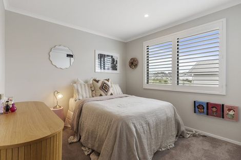 Photo of property in 20 Taikura Avenue, Red Beach, 0932