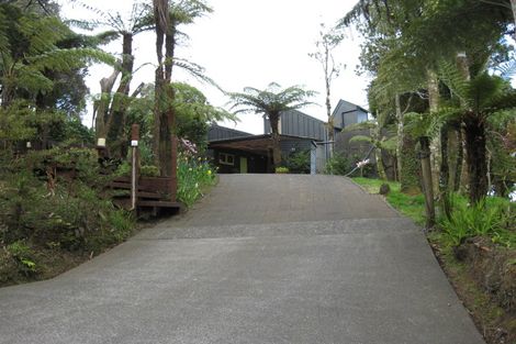 Photo of property in 27a Quinns Road, Waiatarua, Auckland, 0612