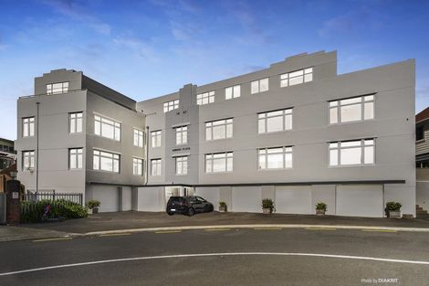 Photo of property in Hobson Flats, 1u5 Hobson Street, Pipitea, Wellington, 6011