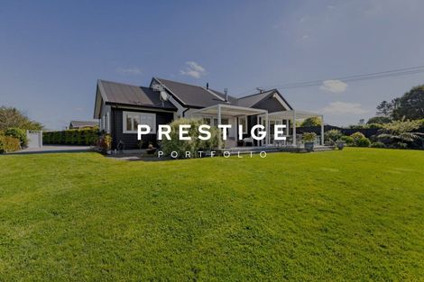 Photo of property in 51 Coutts Way, Fitzherbert, Palmerston North, 4410