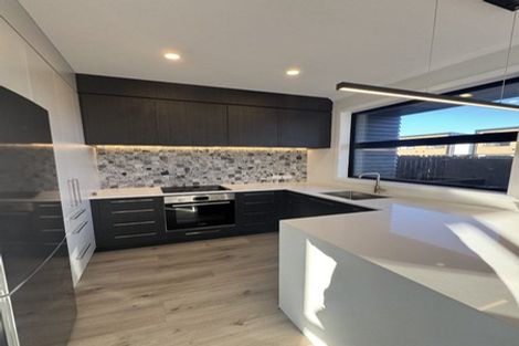 Photo of property in 8/666 Swanson Road, Swanson, Auckland, 0612