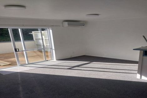 Photo of property in 64a Newlands Road, Newlands, Wellington, 6037