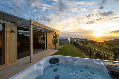 Photo of property in 32 Huntaway Close, Stoke, Nelson, 7011