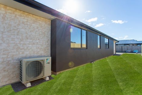 Photo of property in 1 Devon Lane, Carterton, 5713