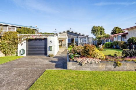 Photo of property in 3 Williams Avenue, Hawera, 4610
