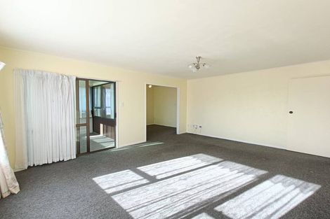 Photo of property in 112 Aviemore Drive, Highland Park, Auckland, 2010