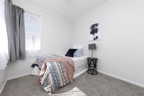 Photo of property in 16 Romney Place, Manurewa, Auckland, 2102
