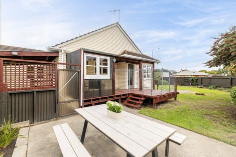 Photo of property in 82 Latham Street, Marewa, Napier, 4110
