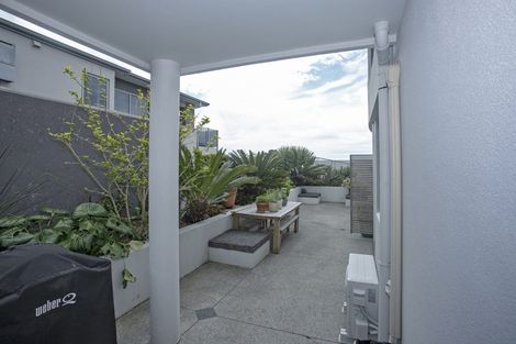 Photo of property in 203 Marine Parade, Mount Maunganui, 3116