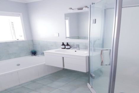 Photo of property in 9 Caram Place, Birkenhead, Auckland, 0626