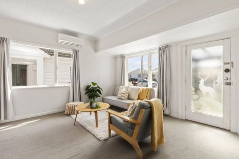 Photo of property in 10 Fife Lane, Miramar, Wellington, 6022