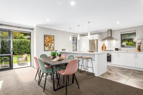 Photo of property in 31 Mooring Close, Whitby, Porirua, 5024