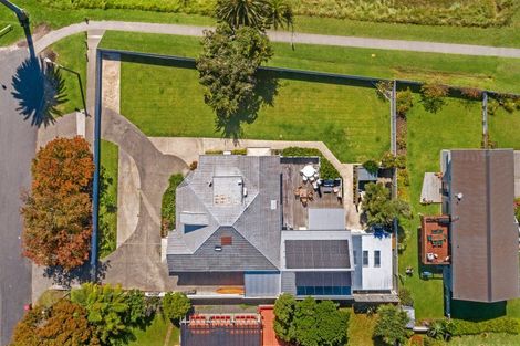 Photo of property in 2 Carnarvon Street, Gisborne, 4010