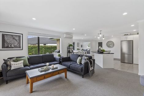 Photo of property in 17 Hawkridge Rise, Huntington, Hamilton, 3210