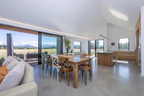 Photo of property in 10 Little Orchard Way, Wanaka, 9382