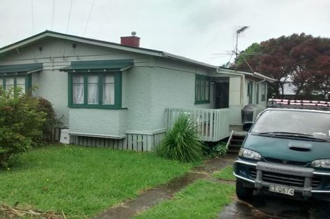 Photo of property in 1/12 Hinekohu Street, New Lynn, Auckland, 0600
