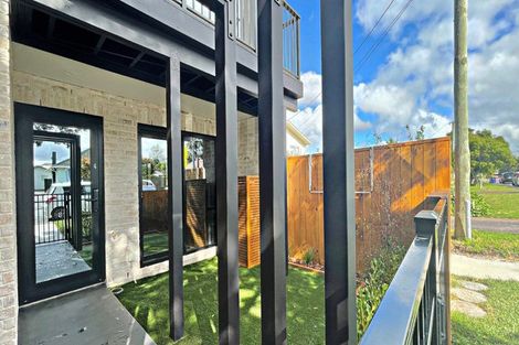 Photo of property in 4/137 Tirimoana Road, Te Atatu South, Auckland, 0602
