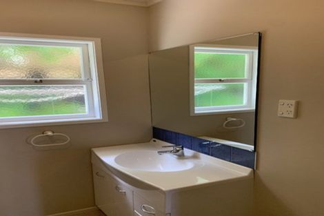 Photo of property in 1/47 Hogans Road, Glenfield, Auckland, 0629