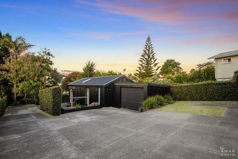 Photo of property in 27 Amberley Avenue, Te Atatu South, Auckland, 0610