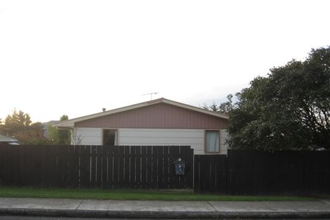 Photo of property in 2b Kaitawa Crescent, Paraparaumu, 5032