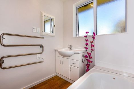 Photo of property in 29 Shetland Street, Woolston, Christchurch, 8062