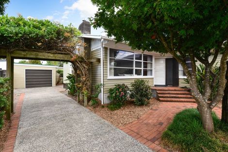 Photo of property in 12 Carlyle Avenue, Chartwell, Hamilton, 3210