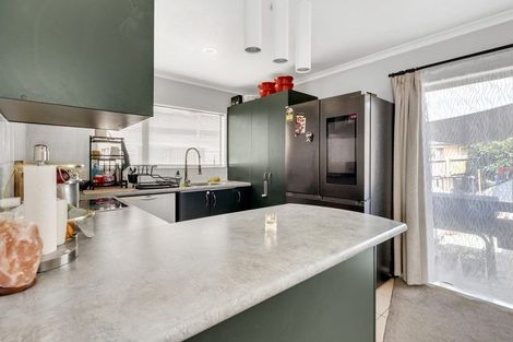 Photo of property in 548 Massey Road, Mangere, Auckland, 2022