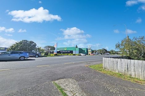 Photo of property in 7 West Coast Road, Glen Eden, Auckland, 0602
