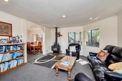Photo of property in 14 San Vito Place, Henderson, Auckland, 0612
