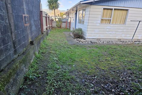 Photo of property in 51f1- Hartford Crescent, Totara Park, Upper Hutt, 5018